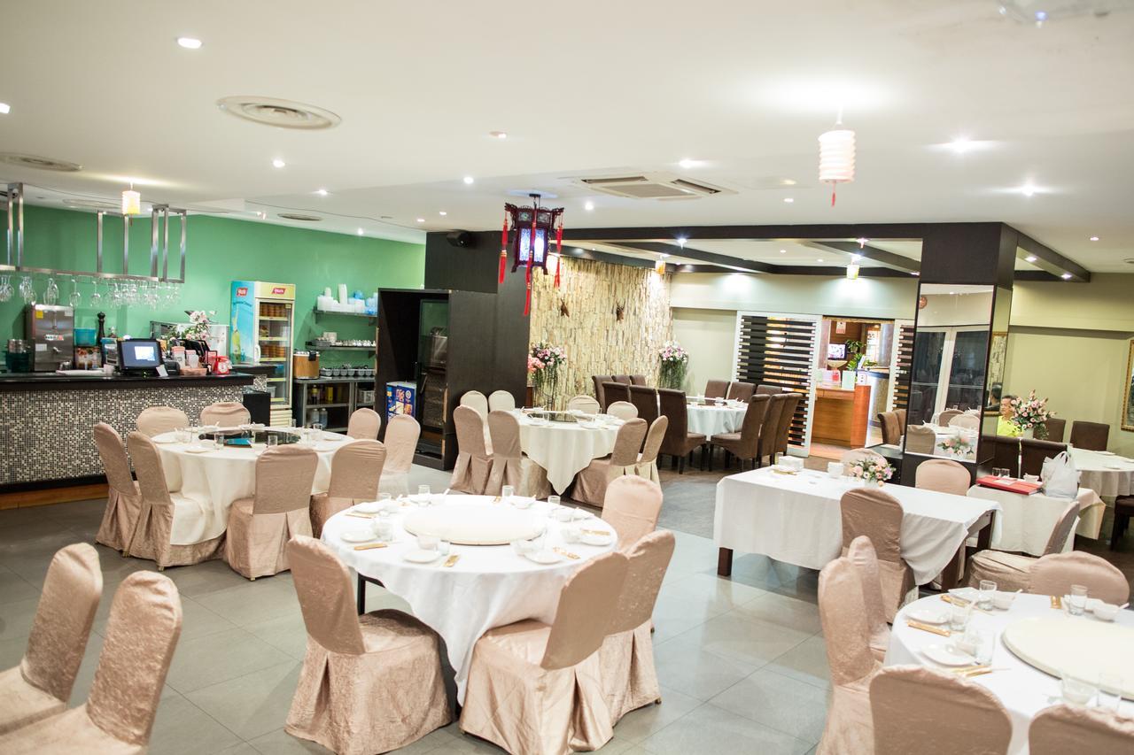 Aranda Country Club Hotel Сингапур Екстериор снимка