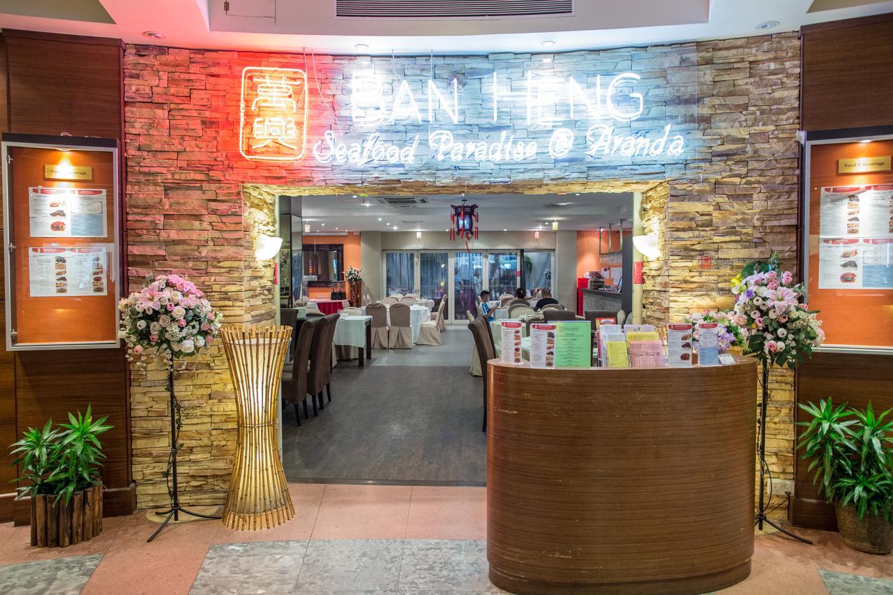 Aranda Country Club Hotel Сингапур Екстериор снимка