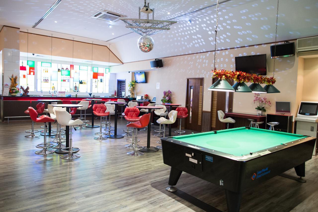 Aranda Country Club Hotel Сингапур Екстериор снимка