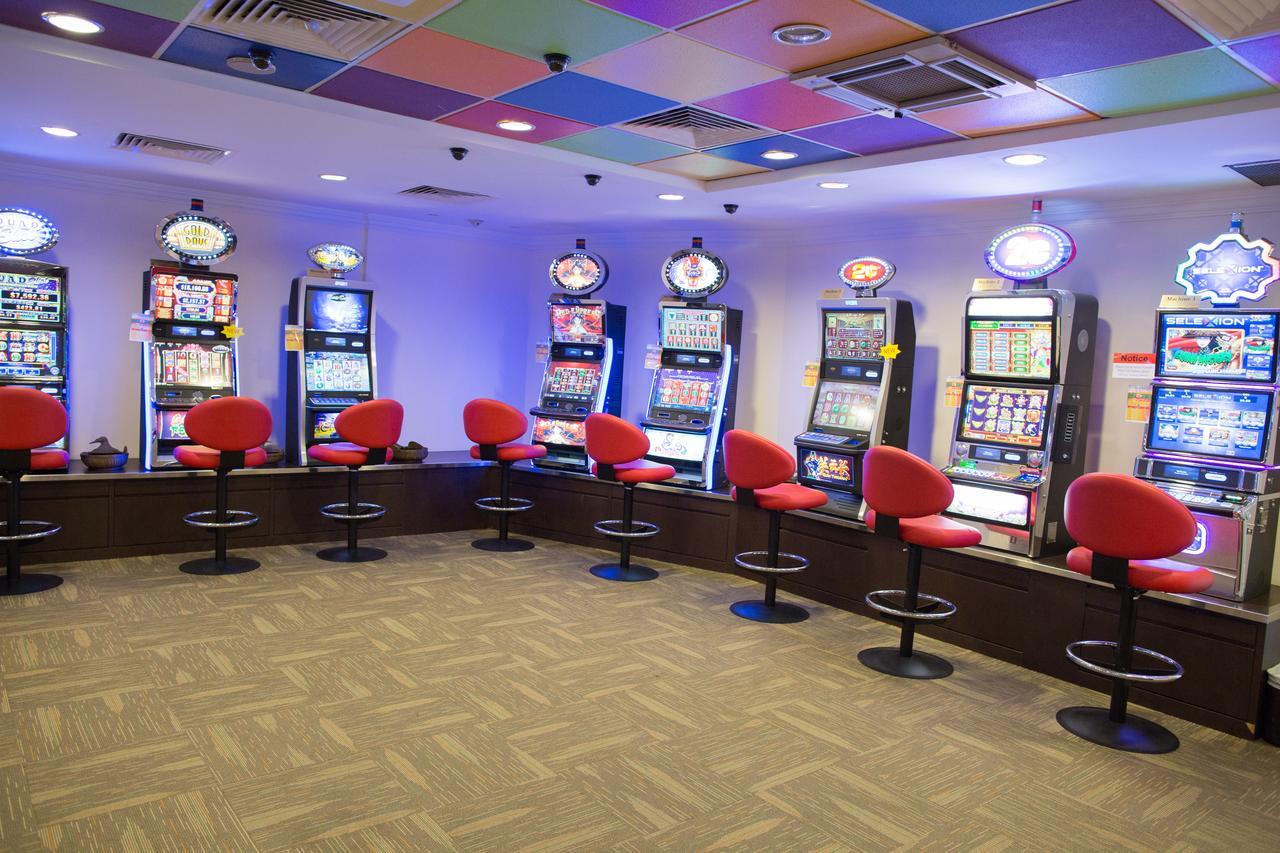 Aranda Country Club Hotel Сингапур Екстериор снимка