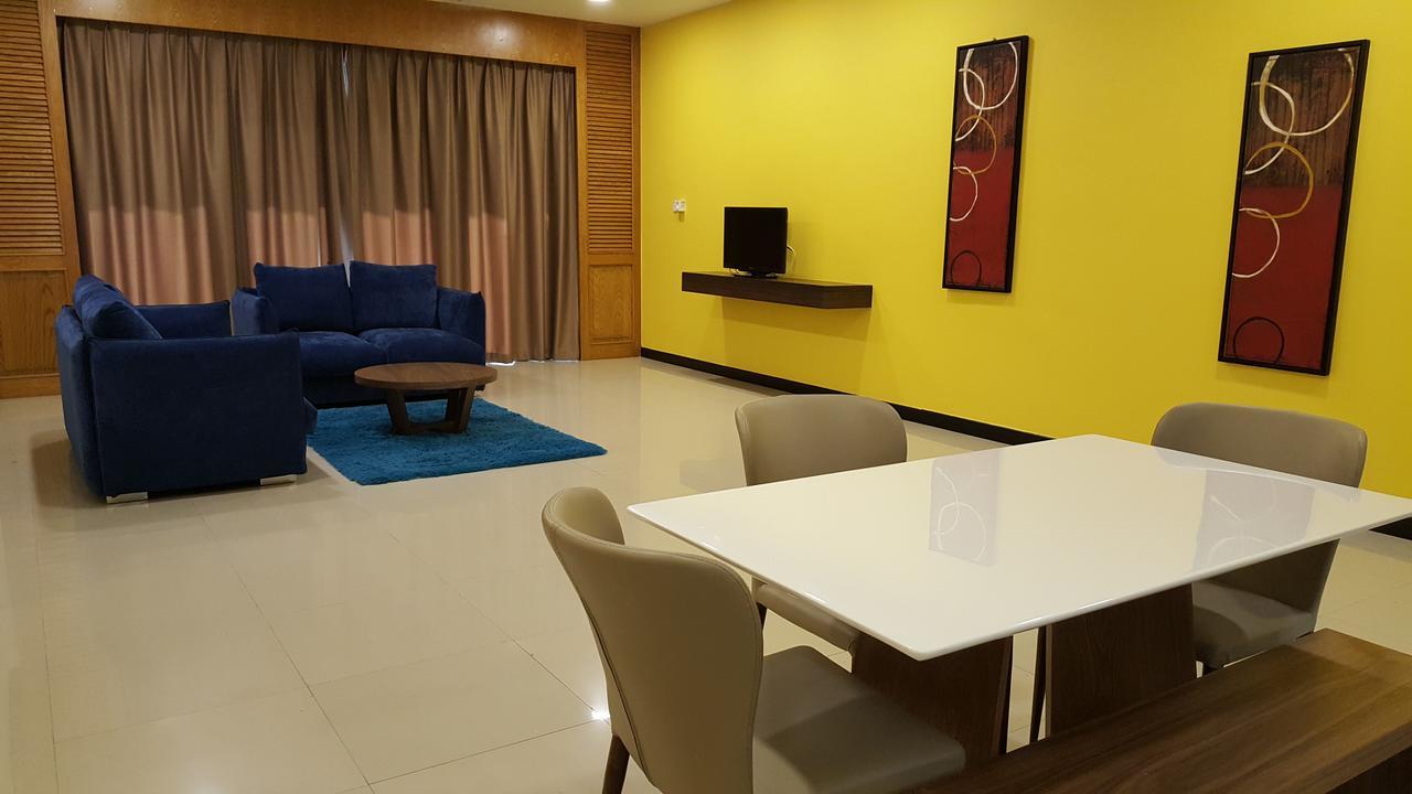 Aranda Country Club Hotel Сингапур Екстериор снимка